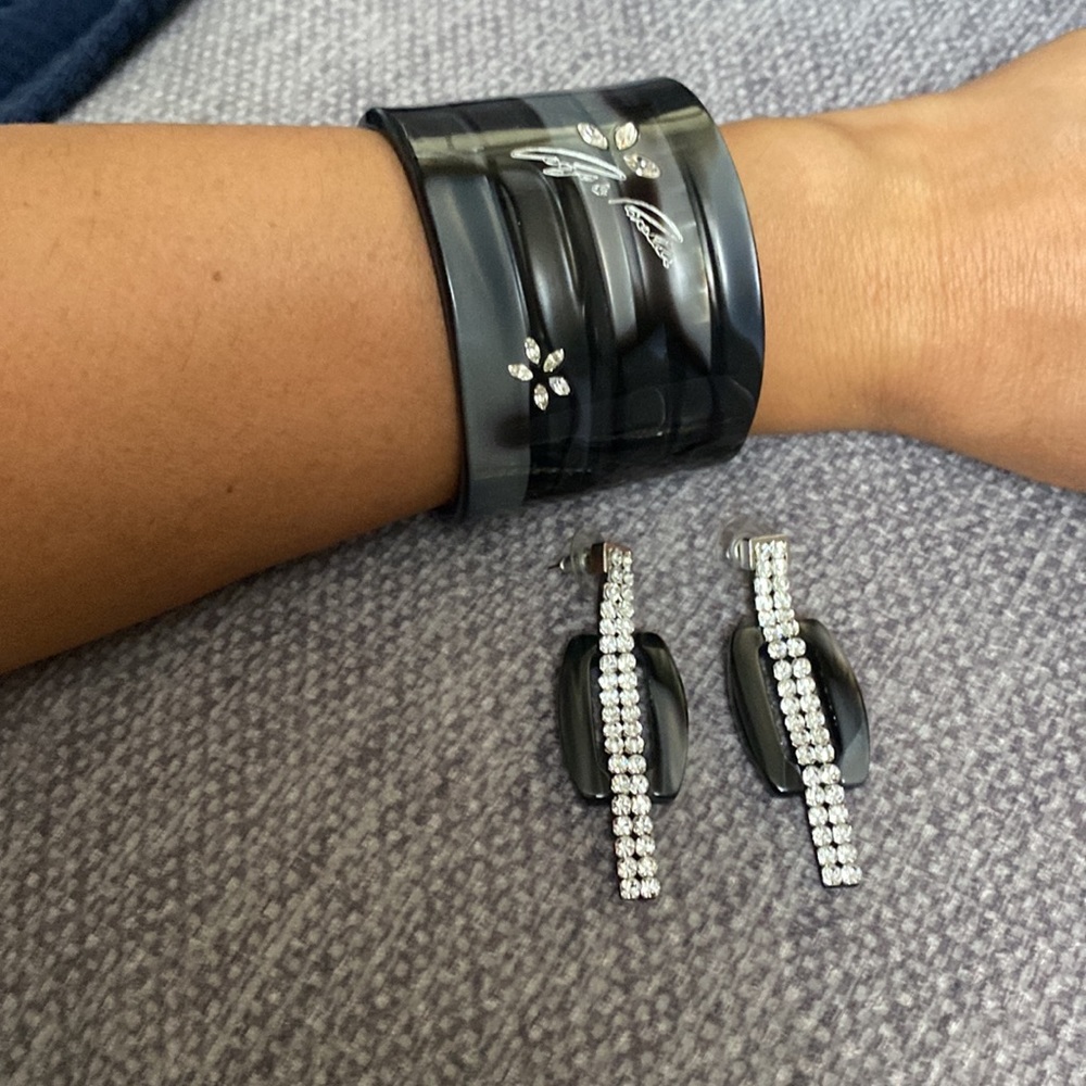 Cango&Rinaldi- Bangle Bracelet & earring